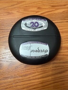 20-Disc Portable CD Carrying Case - Black